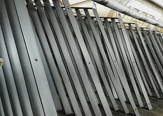 La fabricación de acero de la cerca del aeropuerto internacional, semi glosa la fabricación de metales pesados