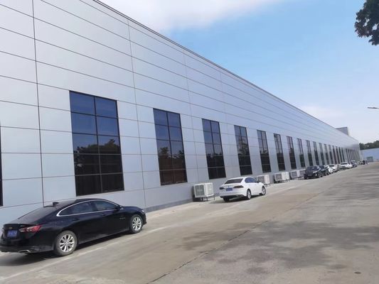 Construcción de talleres con estructura de acero prefabricada fuerte y estable para trabajos pesados