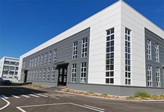 Solución de construcción de talleres con estructura de acero moderna y funcional