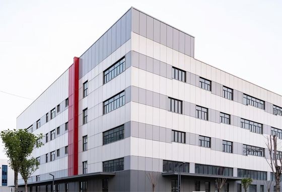Almacén de estructura de acero respetuoso con el medio ambiente con diseño de marco rígido