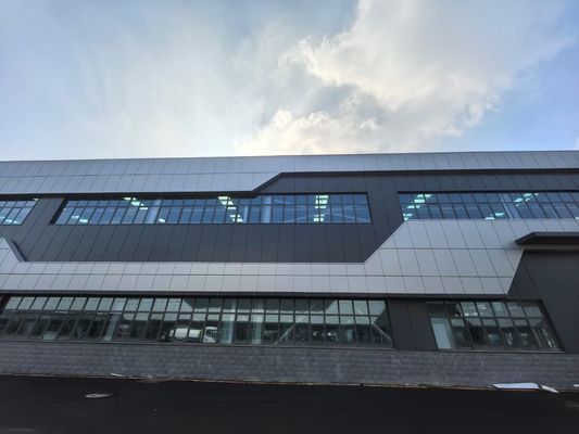 Diseño de estructura de acero de estructura rígida Almacén industrial con soluciones ecológicas y de construcción