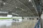 Fabricación constructiva estructural de acero y construcción del hangar comercial bien del diseño